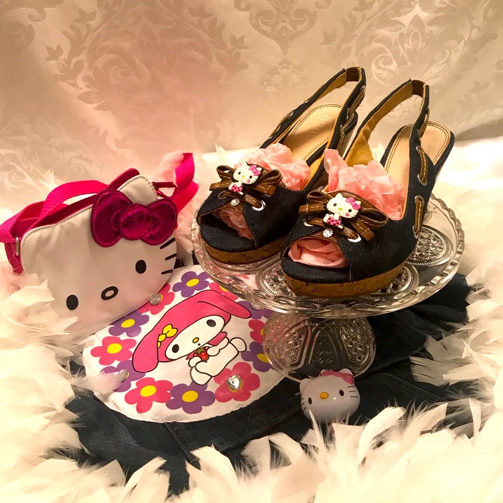 Adorable vintage denim sandals with hello kitty charms 💖